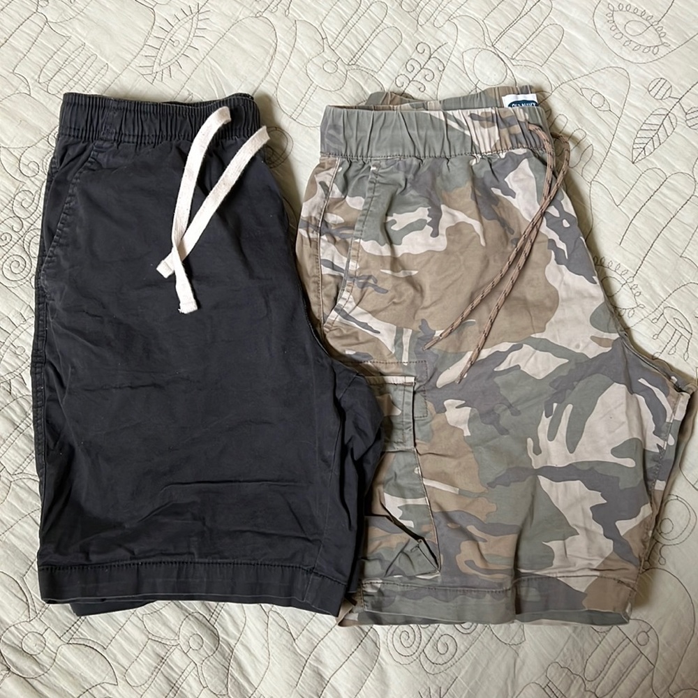 Old Navy shorts bundle men’s S / boys 18/20**